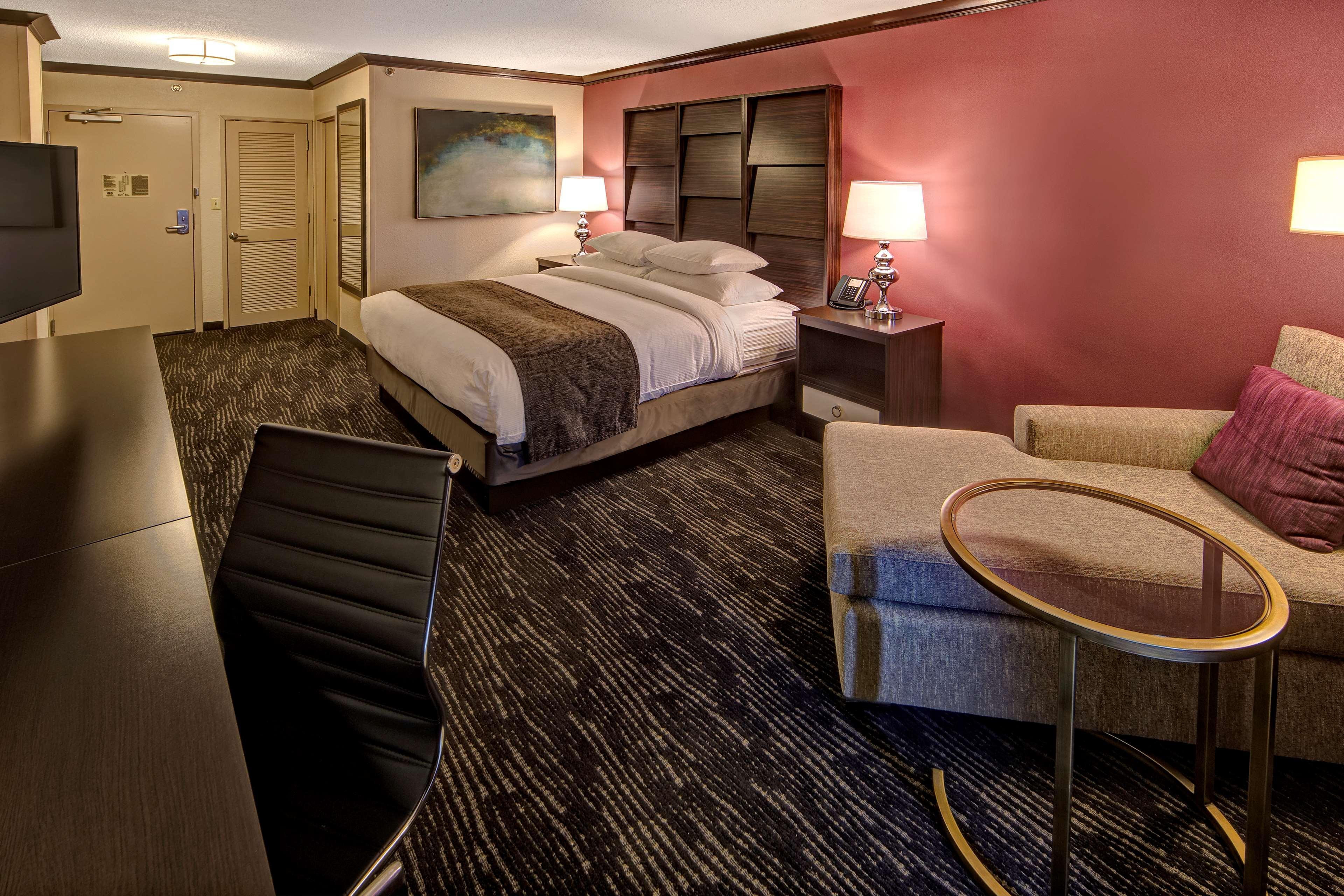 Doubletree By Hilton Decatur Riverfront Extérieur photo