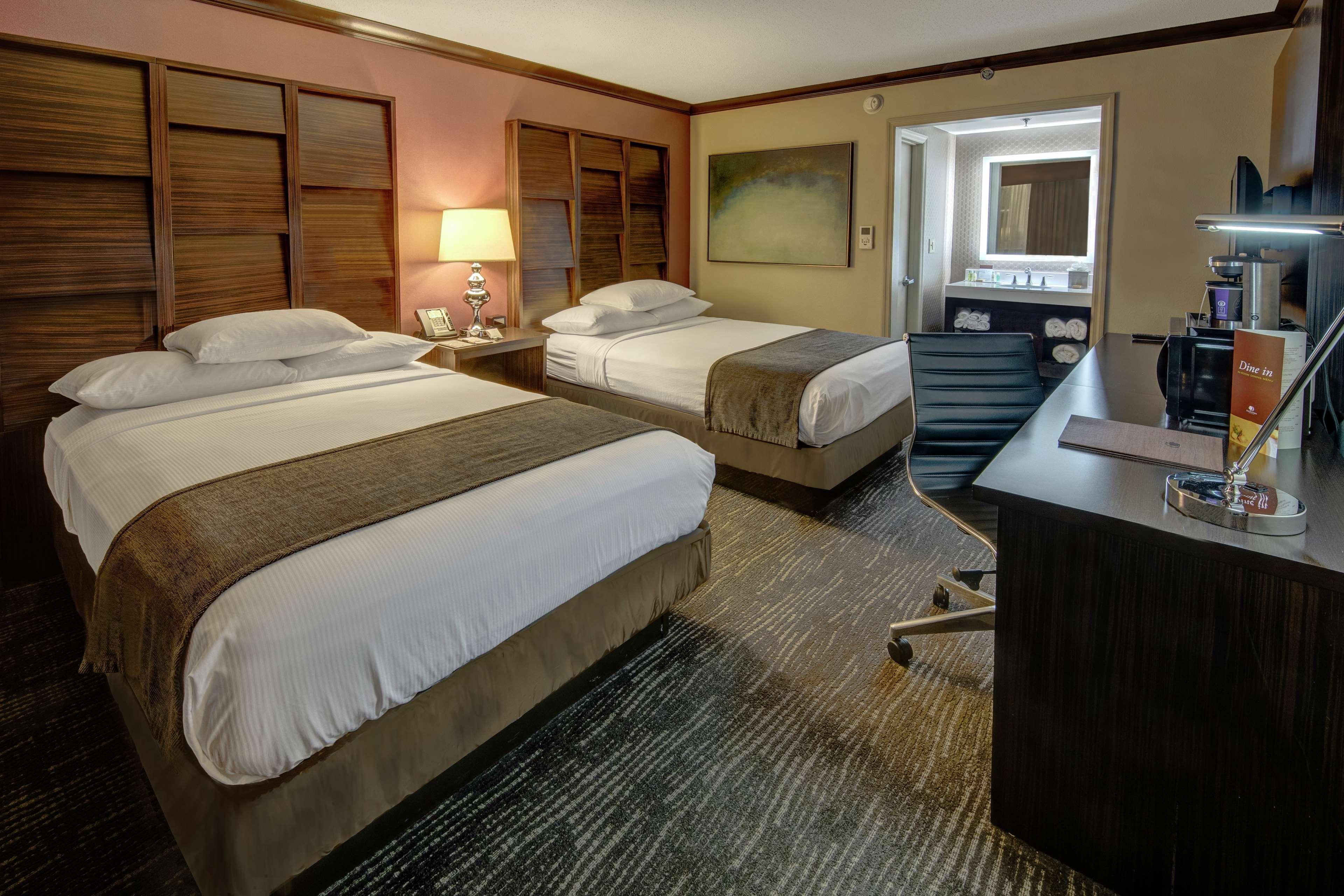 Doubletree By Hilton Decatur Riverfront Extérieur photo
