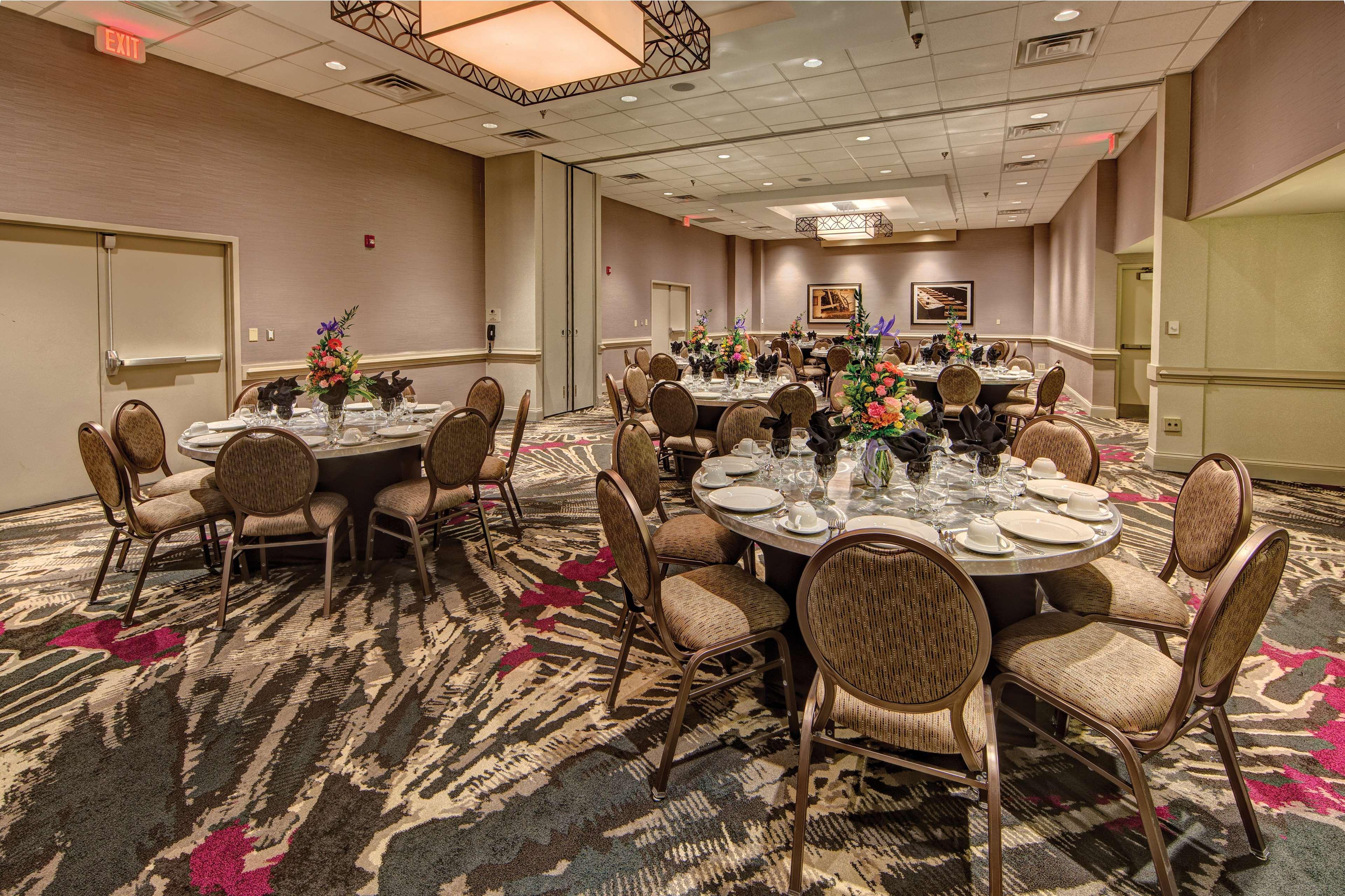 Doubletree By Hilton Decatur Riverfront Extérieur photo