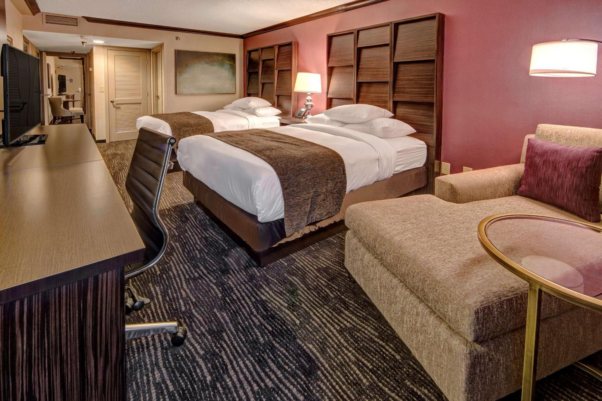 Doubletree By Hilton Decatur Riverfront Extérieur photo