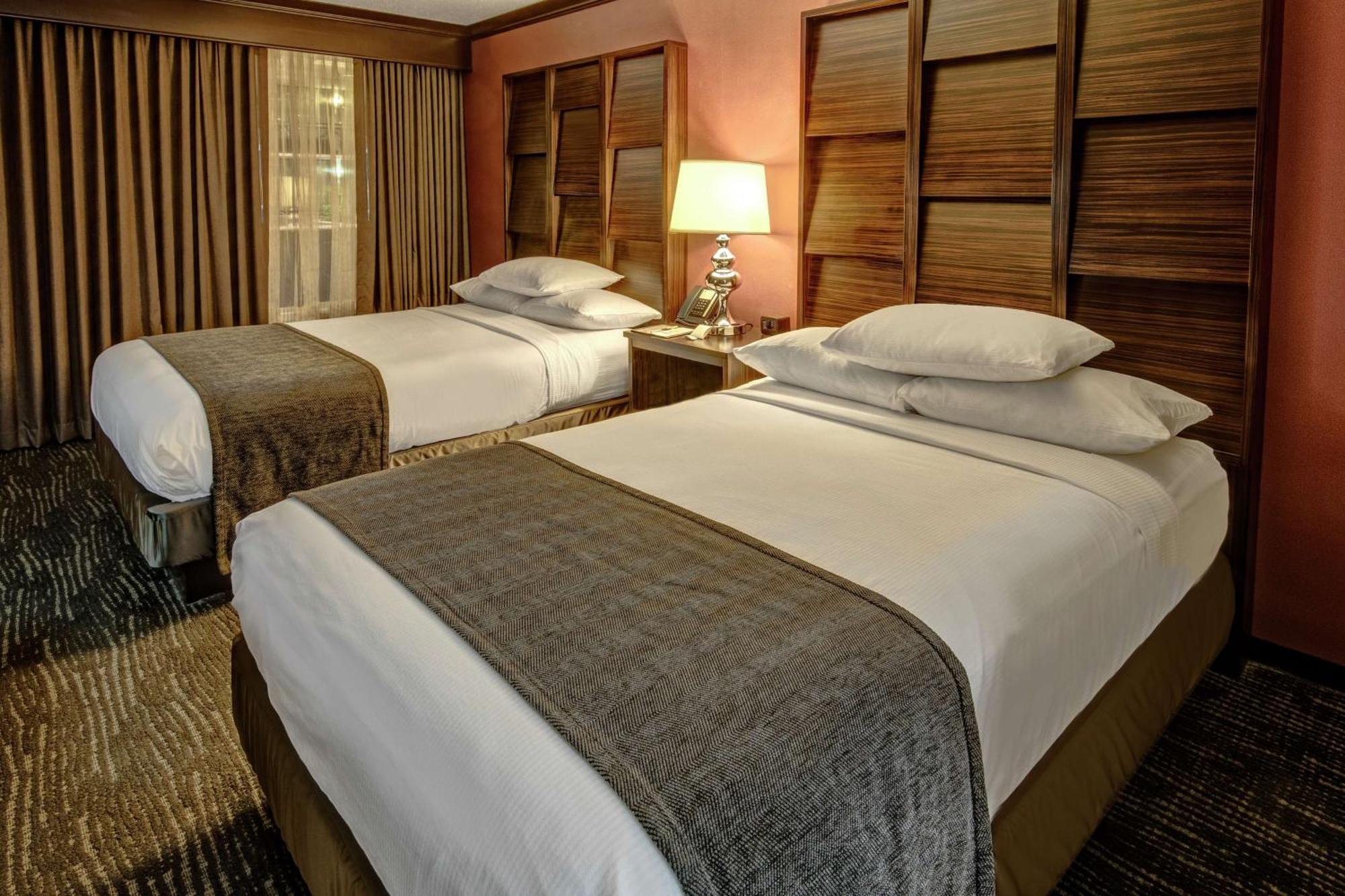 Doubletree By Hilton Decatur Riverfront Extérieur photo