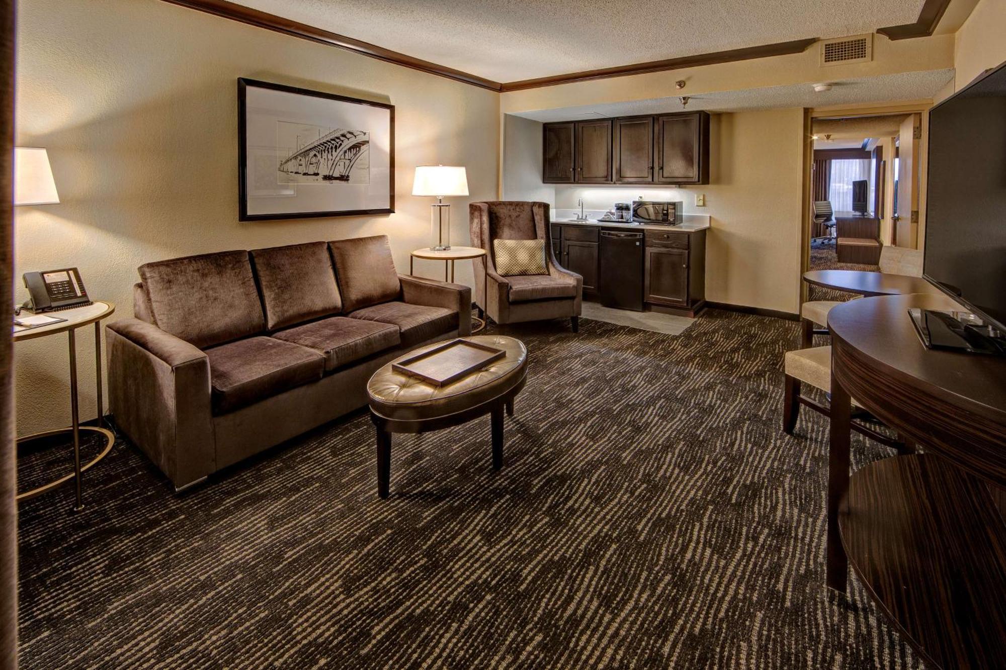 Doubletree By Hilton Decatur Riverfront Extérieur photo