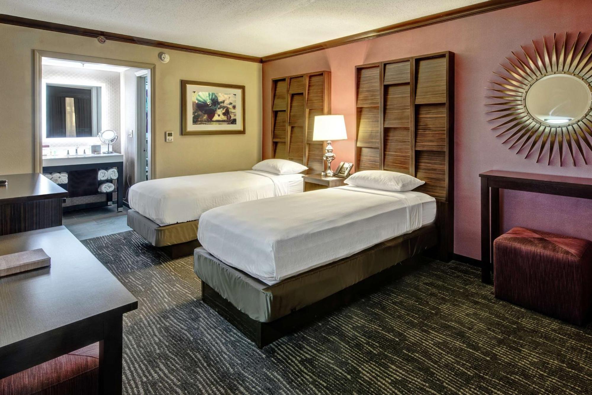 Doubletree By Hilton Decatur Riverfront Extérieur photo
