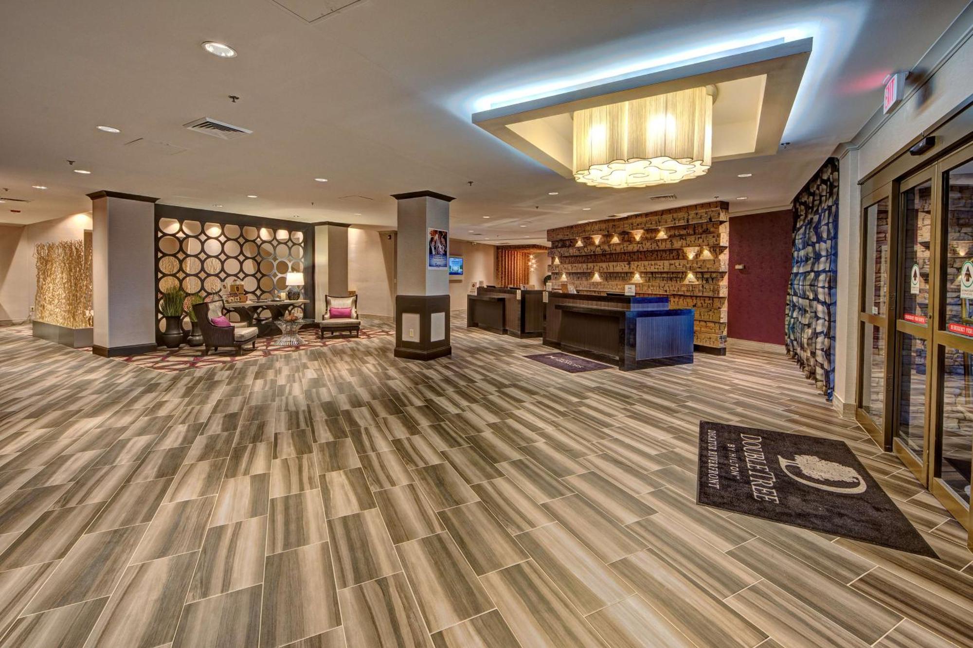 Doubletree By Hilton Decatur Riverfront Extérieur photo